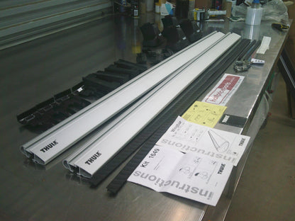 Thule Roof Rack Cross Bar Kit Suits Subaru Impreza Sedan New Part