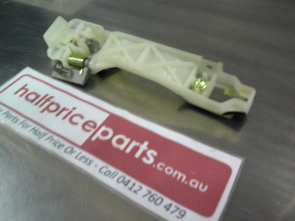 Holden CG7 Captiva Genuine Right Hand Front Inner Door Handle Bracket New Part