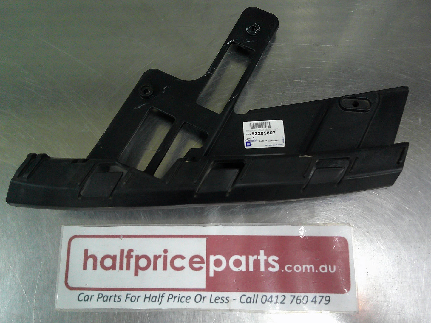 Holden VF SS Commodore Genuine Front Left Hand Outer Bracket Bumper New Part