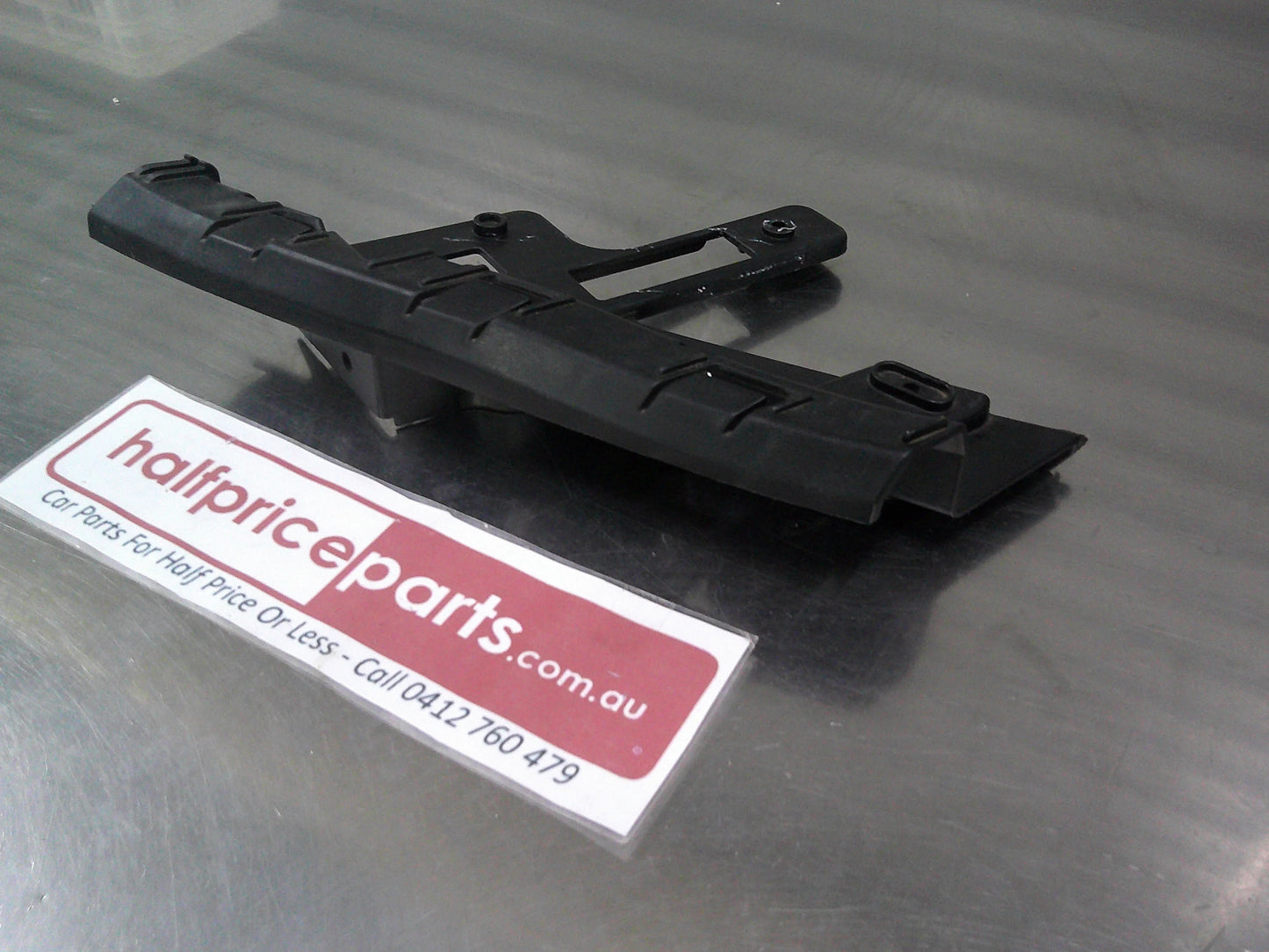 Holden VF SS Commodore Genuine Front Left Hand Outer Bracket Bumper New Part