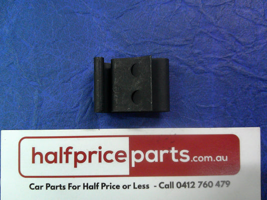 Holden VT/VX/HSV Commodore Genuine Fuel Flap Spring Clip New Part