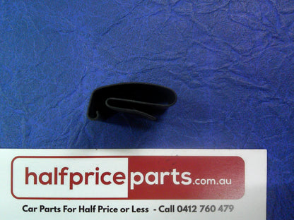Holden VT/VX/HSV Commodore Genuine Fuel Flap Spring Clip New Part