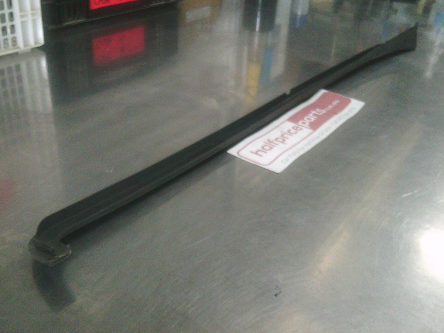 Holden Cascada Genuine Right Hand Windshield Side Moulding New Part