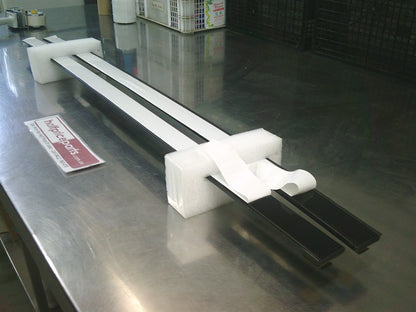 Land Rover Discovery Sport L550 Genuine Black Roof Rail Finisher Set New Part