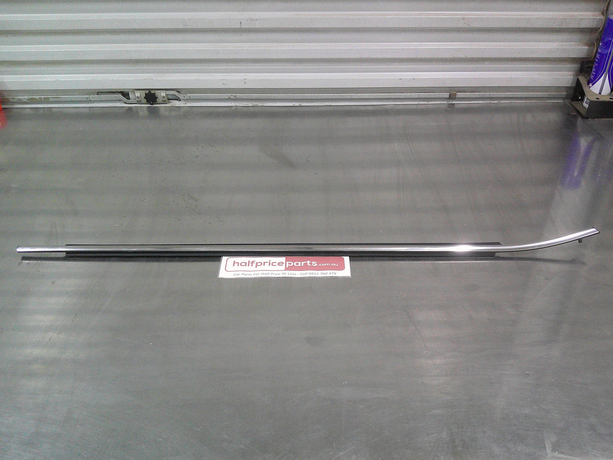 Toyota Camry Sedan Genuine Right Hand Front Door Chrome Belt Moulding New Part