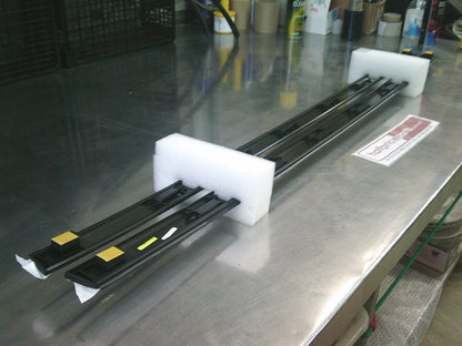 Land Rover Discovery Sport L550 Genuine Black Roof Rail Finisher Set New Part