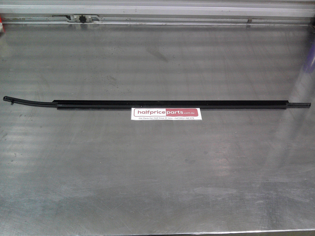 Toyota Camry Sedan Genuine Right Hand Front Door Chrome Belt Moulding New Part