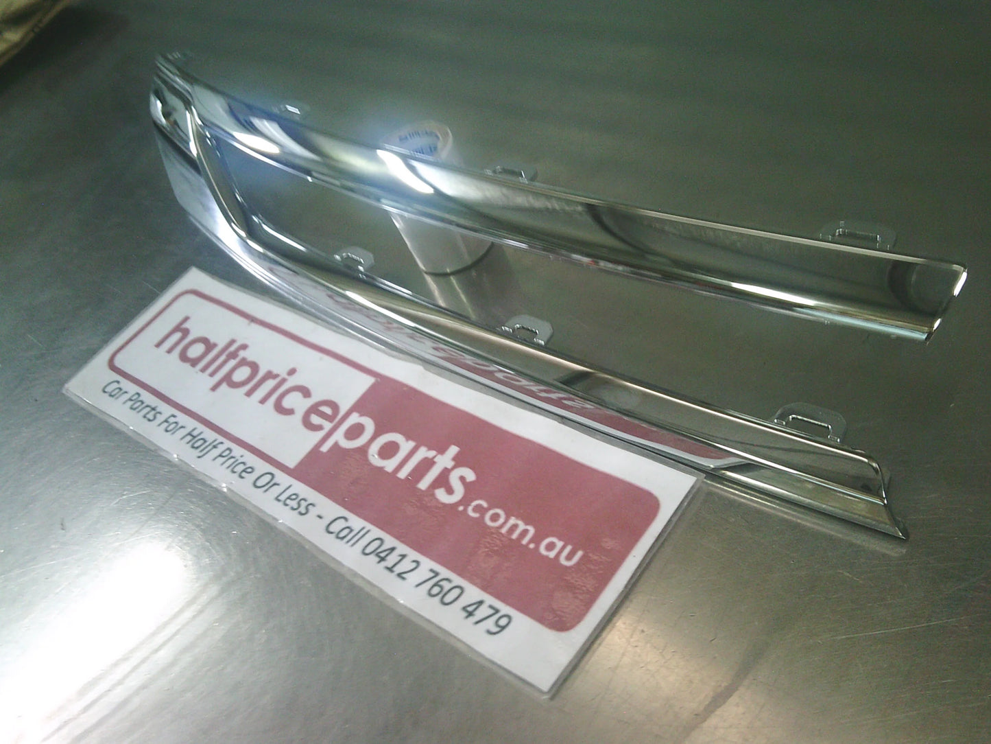 Holden Astra-K Genuine Right Hand Front Chrome Radiator Grille Trim New Part