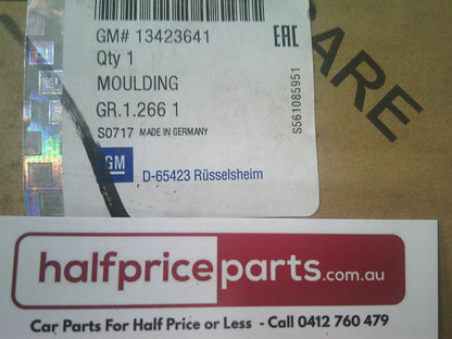 Holden Astra-K Genuine Right Hand Front Chrome Radiator Grille Trim New Part