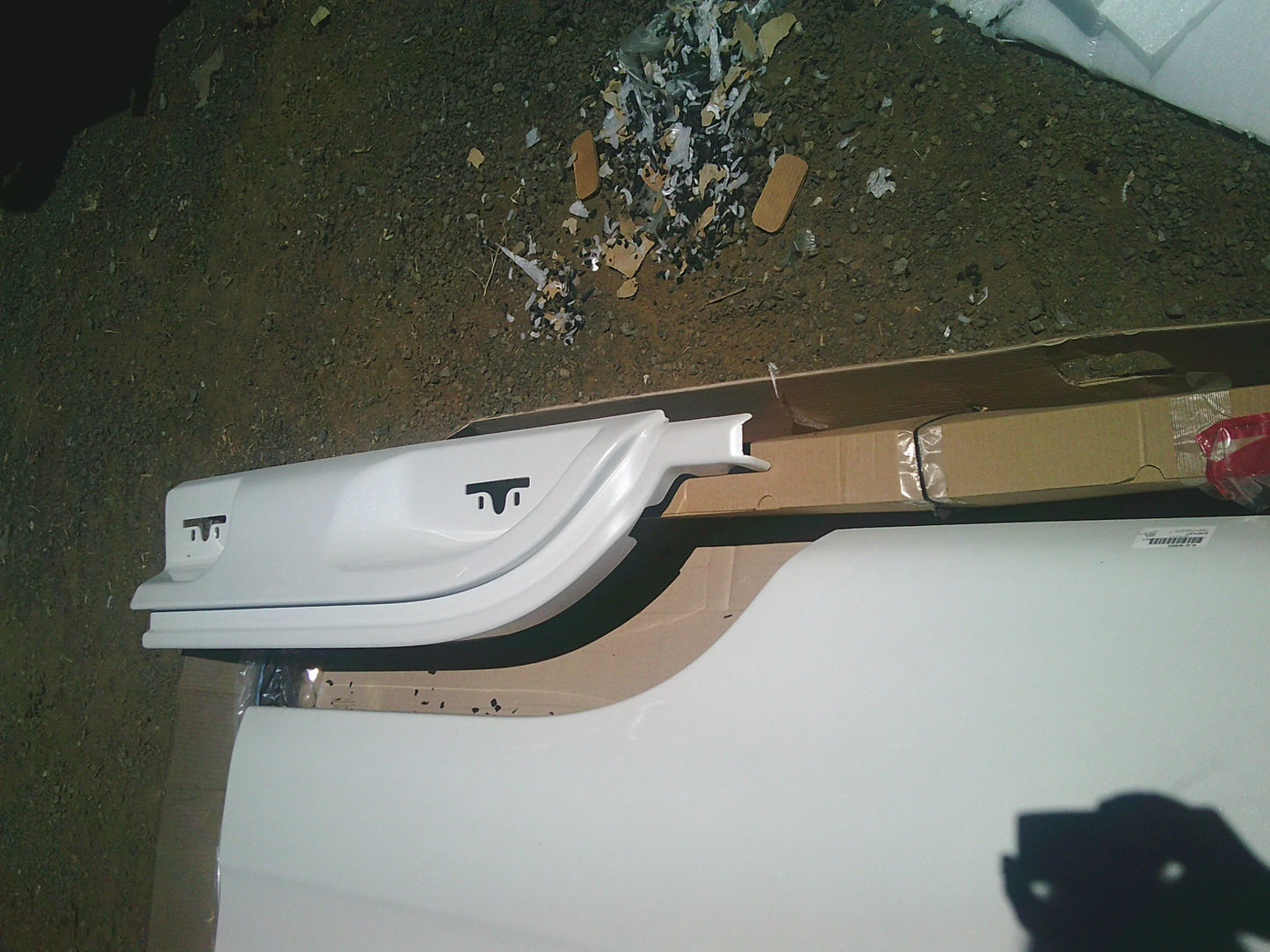 Toyota Hilux SR5 Dual Cab Genuine 3 Piece Crystal Pearl Hard Lid With Central Locking New Part