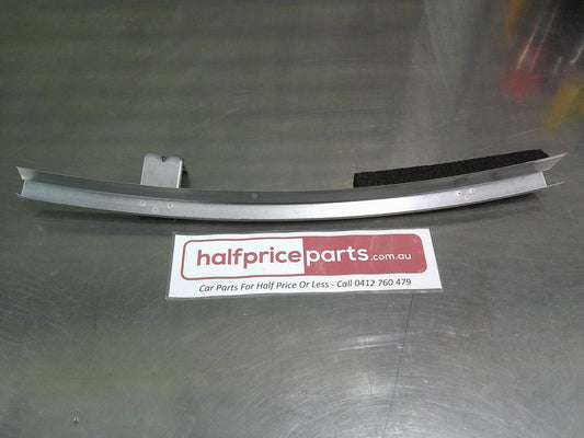 Holden WM Statesman/VE Commodore Genuine Front Drivers Side Door Glass Guide Channel New Part