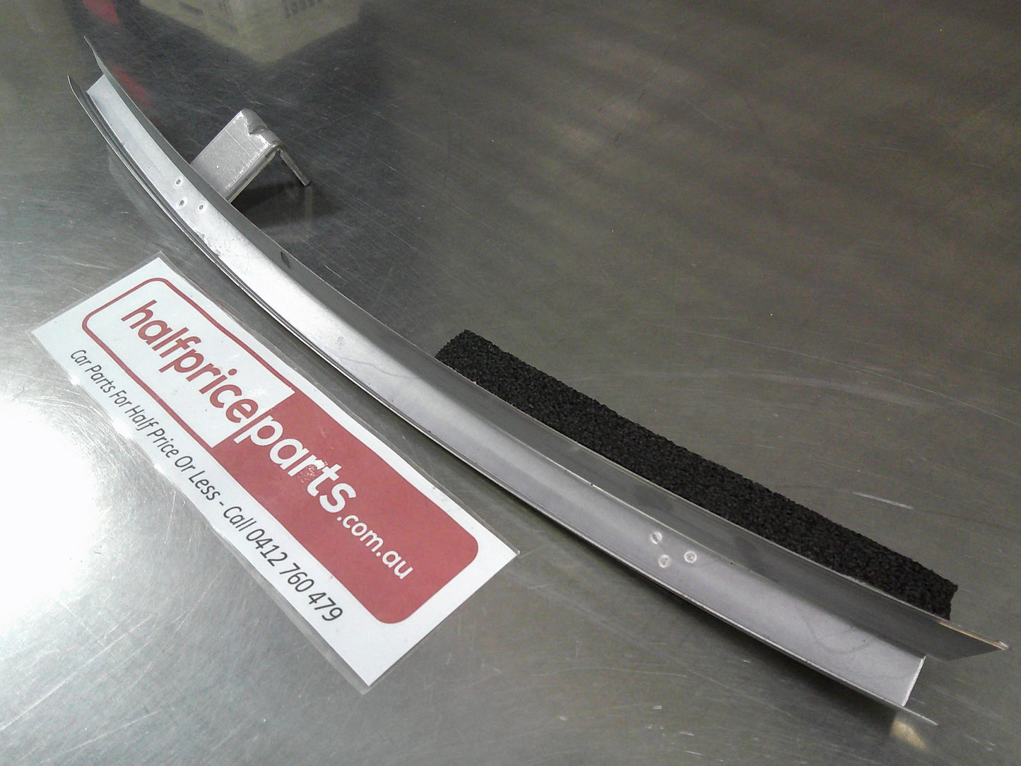 Holden WM Statesman/VE Commodore Genuine Front Drivers Side Door Glass Guide Channel New Part