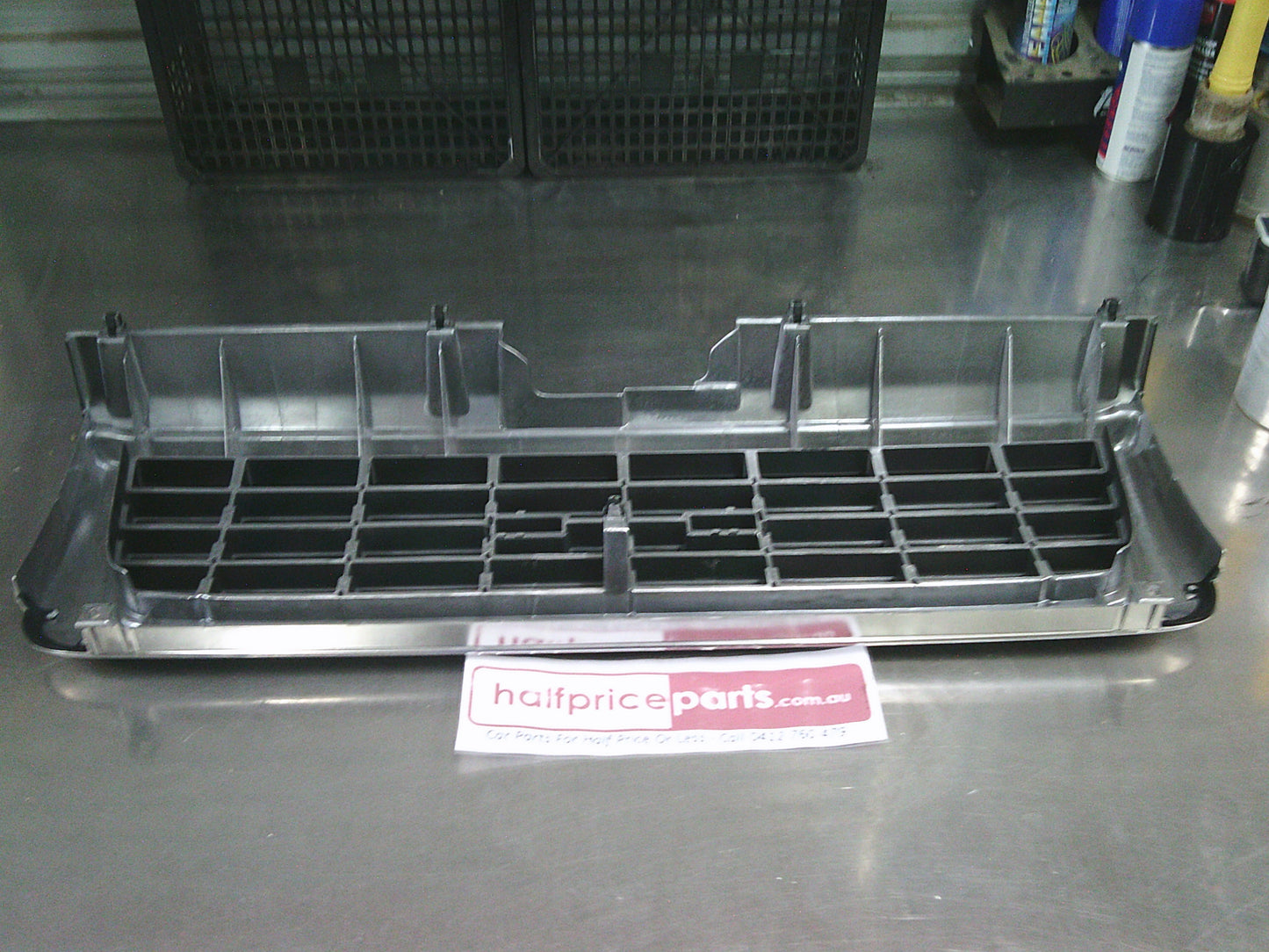 Holden Jackaroo Genuine Front Chrome/Black Grille Assembly New Part