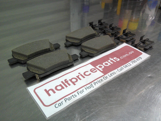 Kia Sorento Genuine Rear Disc Brake Pad Set New Part