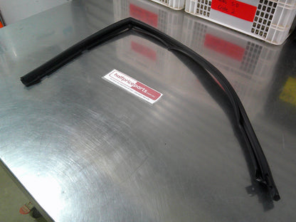 Holden CG Captiva Genuine Right Hand Rear Door Weatherstrip Seal New Part