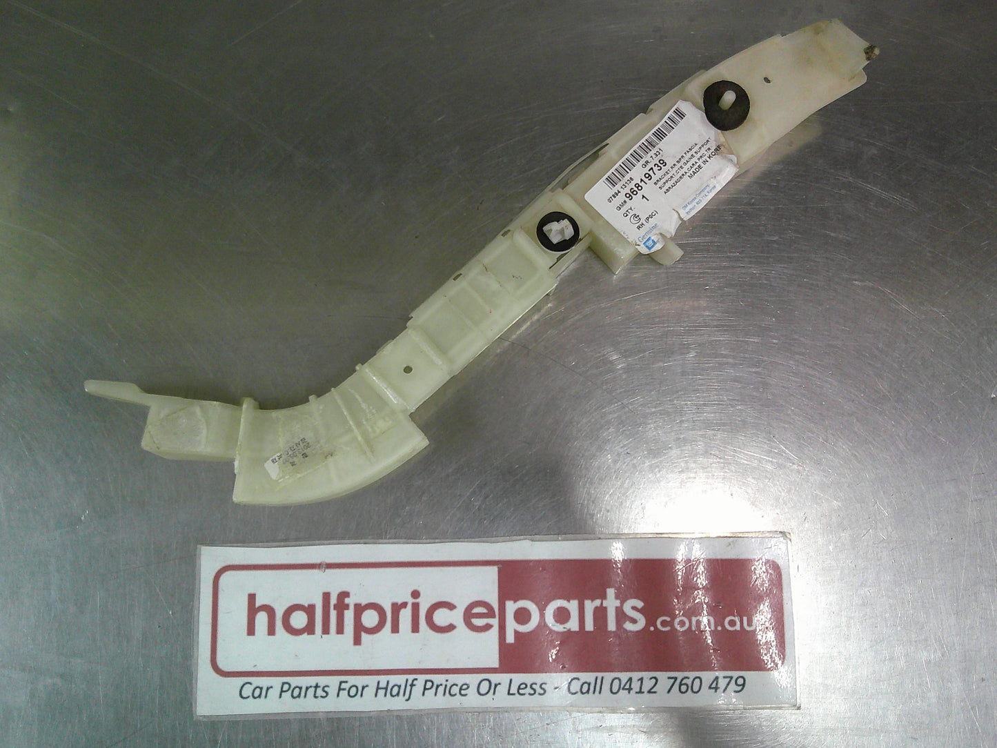 Holden CG5 Captiva Genuine Right Hand Rear Bar Slider Bracket New Part