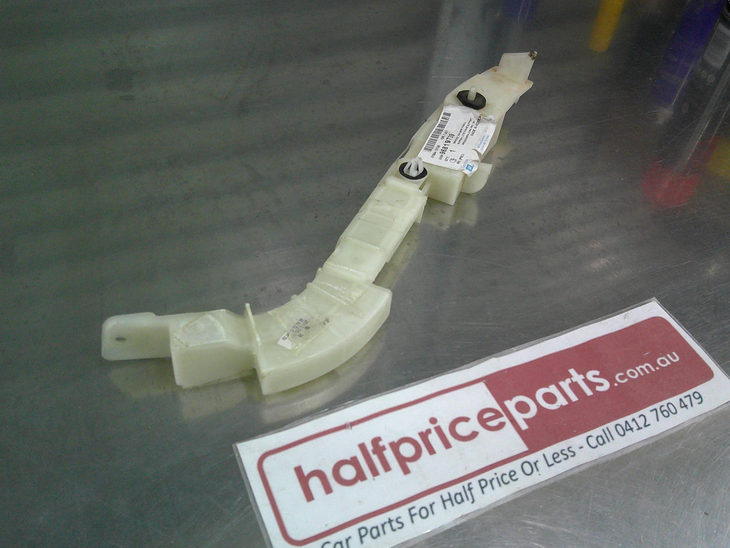 Holden CG5 Captiva Genuine Right Hand Rear Bar Slider Bracket New Part