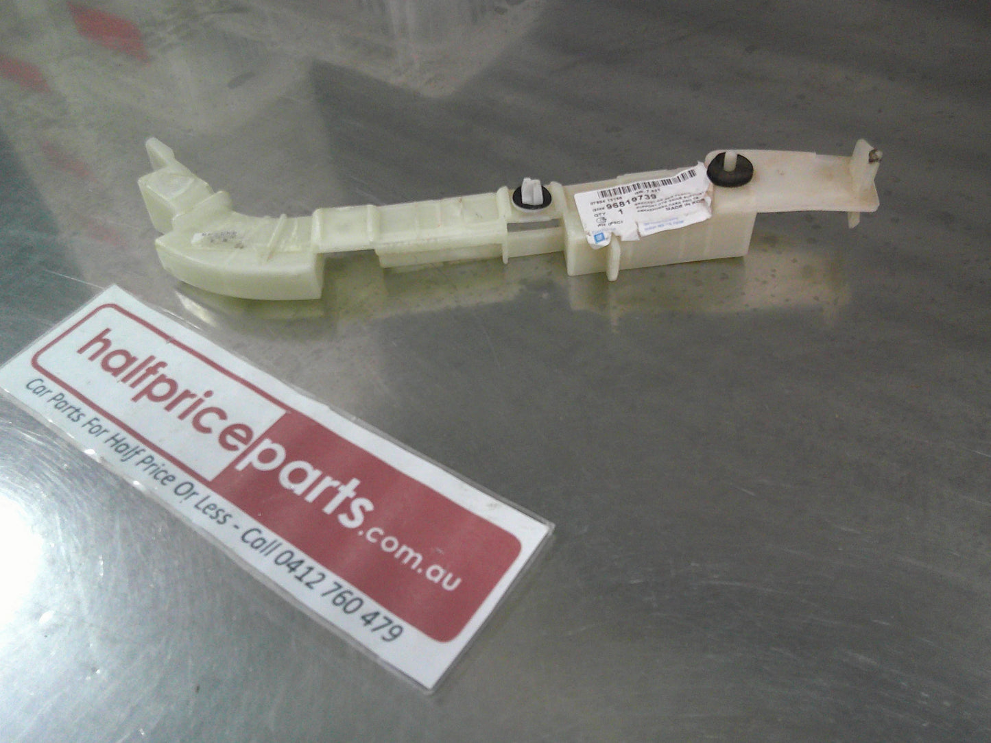 Holden CG5 Captiva Genuine Right Hand Rear Bar Slider Bracket New Part