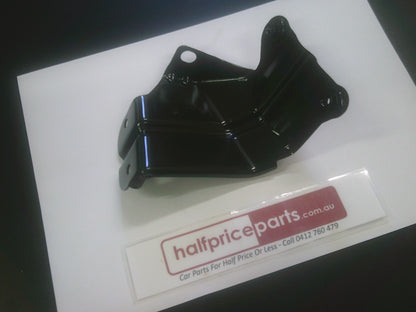 Holden CG Captiva Genuine Left Hand Front Guard Lower Bracket New Part