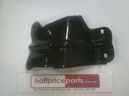Holden CG Captiva Genuine Left Hand Front Guard Lower Bracket New Part
