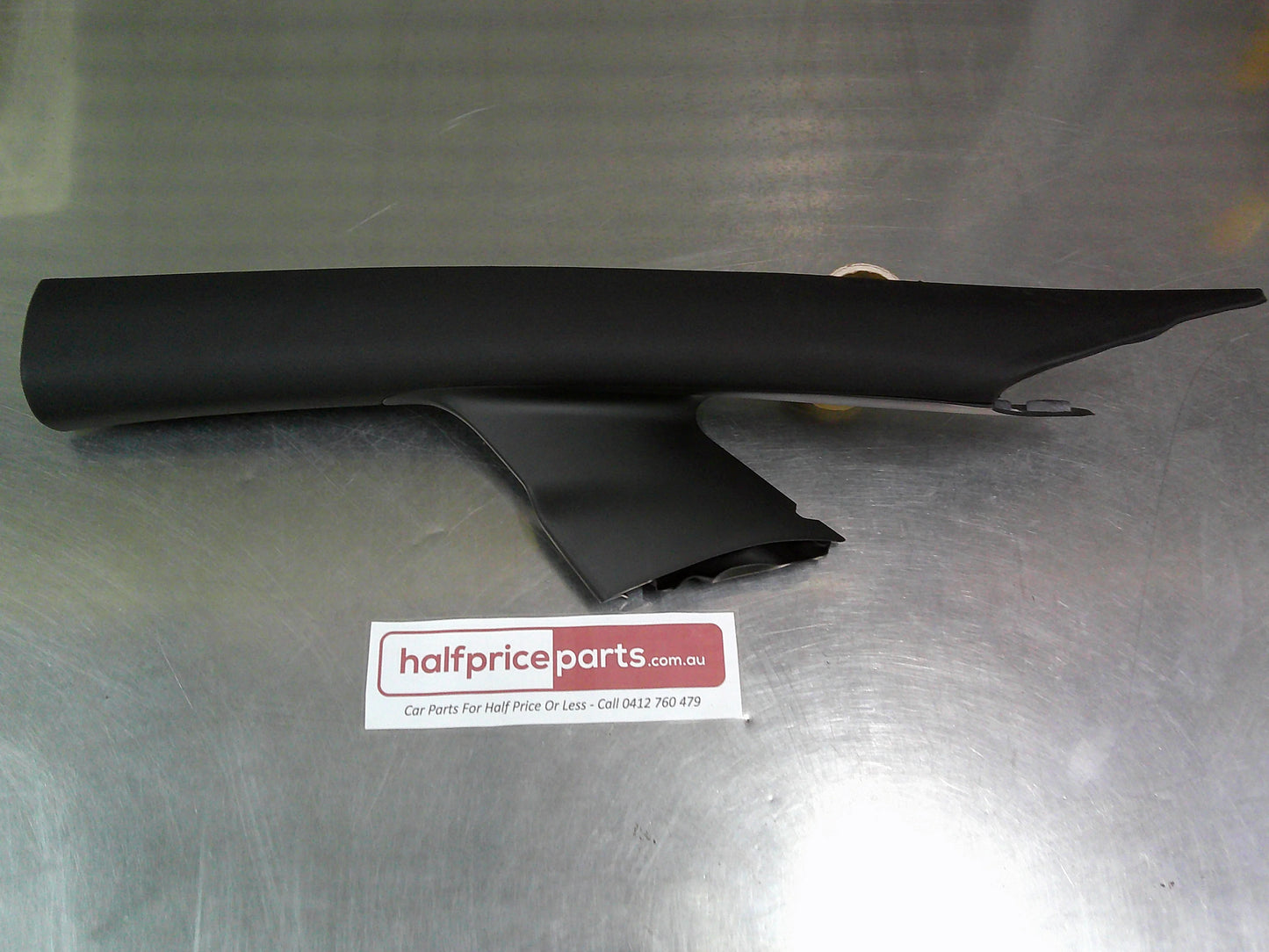 Holden Astra J Genuine Windscreen Moulding New Part