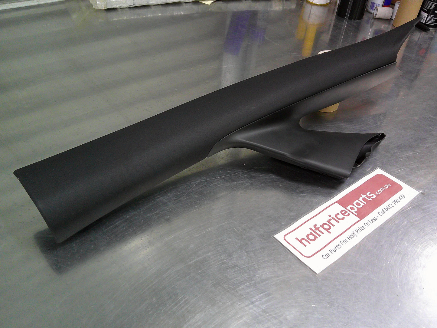 Holden Astra J Genuine Windscreen Moulding New Part