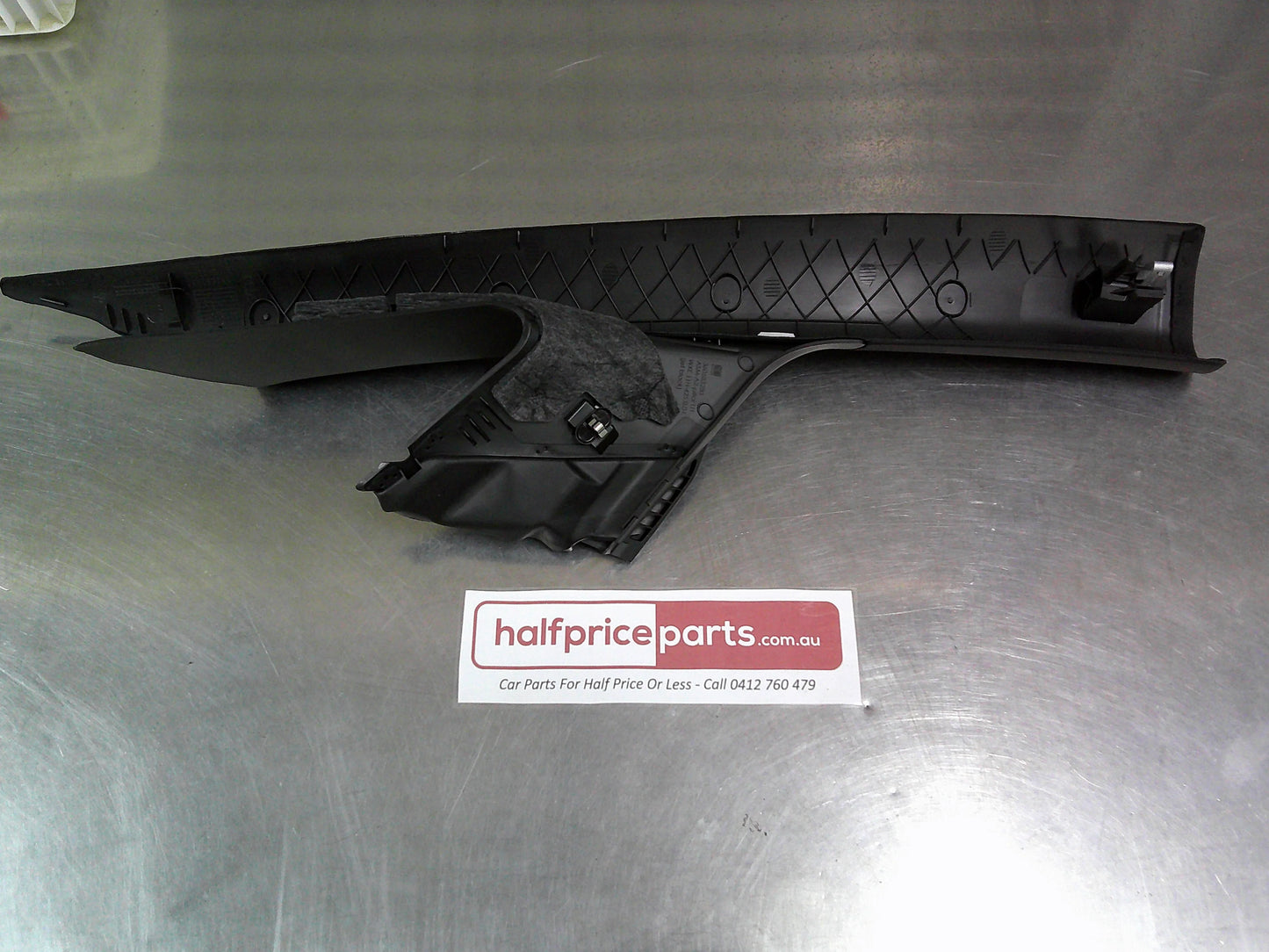 Holden Astra J Genuine Windscreen Moulding New Part