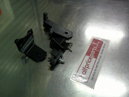 Holden CG Captiva Genuine Right Hand Front Headlight Bracket Kit New Part
