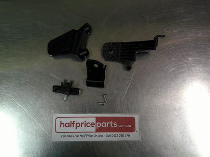 Holden CG Captiva Genuine Right Hand Front Headlight Bracket Kit New Part