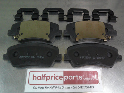 Hyundai I30 GD Hatch Back Genuine Front Brake Pad Set New Part