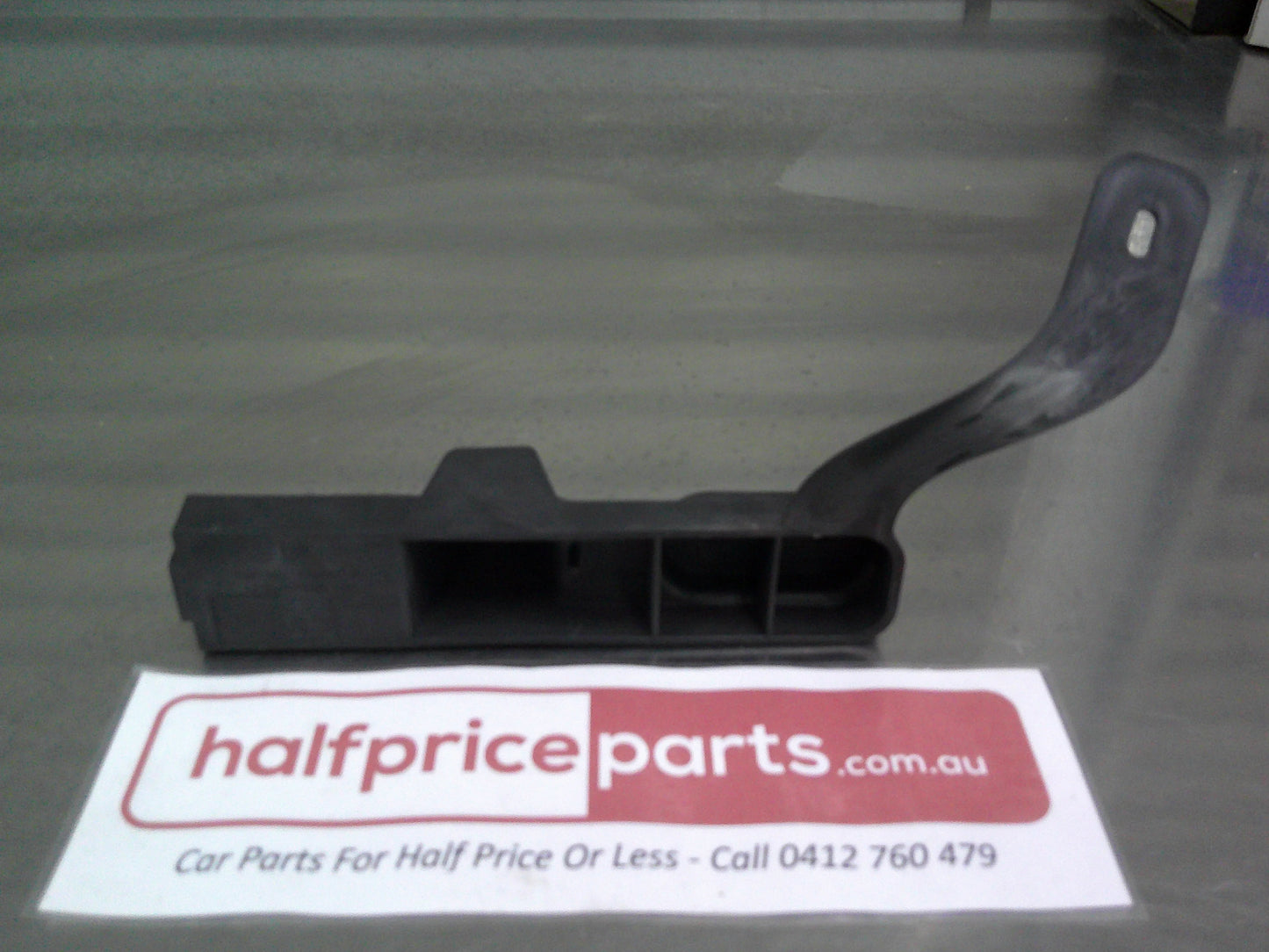 Holden Astra J Genuine Left Hand Rear Lower Bumper Bracket New Part