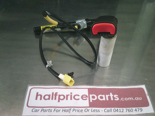 Holden CG Captiva Genuine Left Hand Front Seat Belt Buckle Assembly New Part