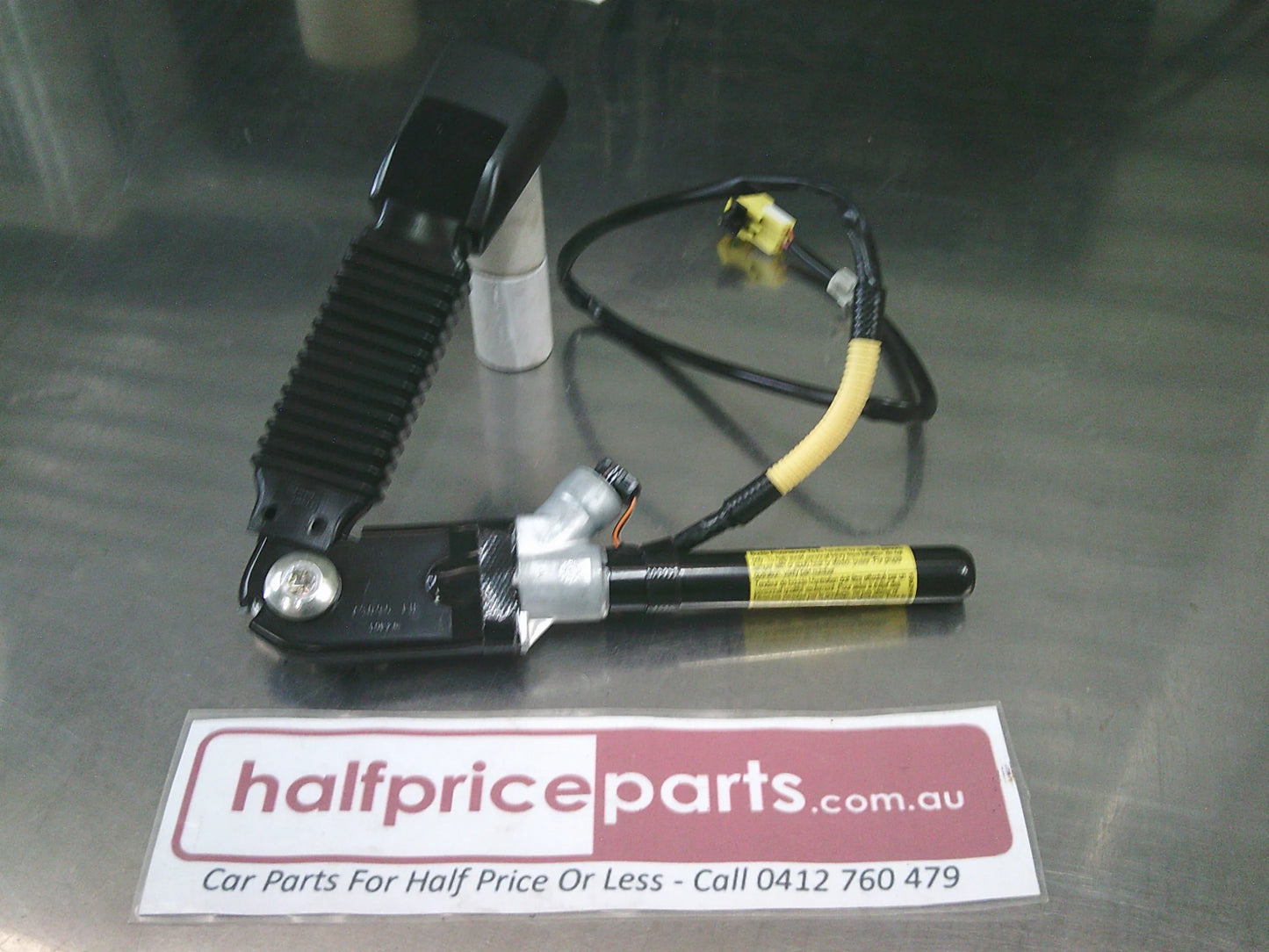 Holden CG Captiva Genuine Left Hand Front Seat Belt Buckle Assembly New Part