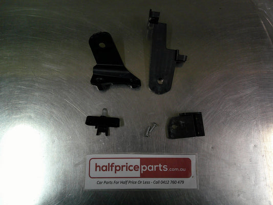 Holden CG Captiva Genuine Left Hand Front Headlight Bracket Kit New Part