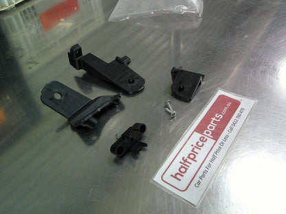 Holden CG Captiva Genuine Left Hand Front Headlight Bracket Kit New Part