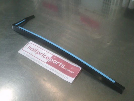 Holden VT Commodore Genuine Molding Assy Quater Right Hand Side New Part