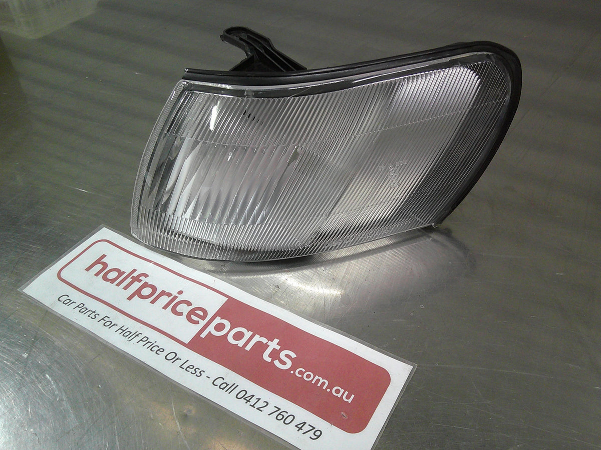 DEPO Left Hand Front Park light/Indicator Suit Toyota Corolla AE101 Sedan New Part
