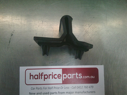 Holden Calais / Caprice Genuine Quarter Panel Fascia Bracket - New Part