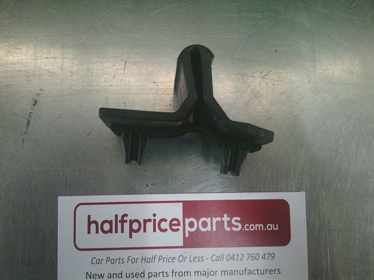 Holden Calais / Caprice Genuine Quarter Panel Fascia Bracket - New Part