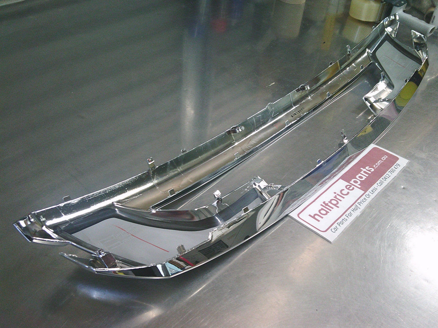 Isuzu D-Max Genuine Upper Chrome Radiator Grille Assembly New Part