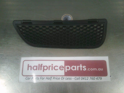 Holden HSV VE E2-E3-GTS-Clubsport R8 Genuine Right Upper Grille Black New Part