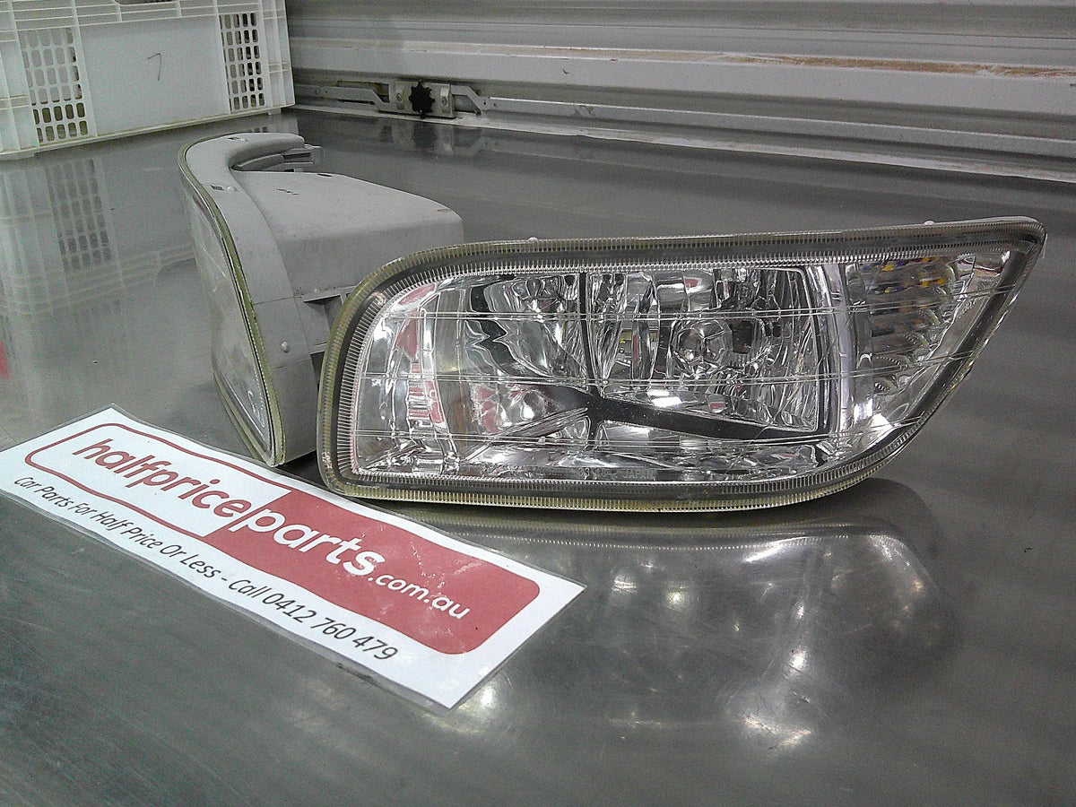 Lexus ES300 Genuine Both Left And Right Hand Fog Lamps Used Part