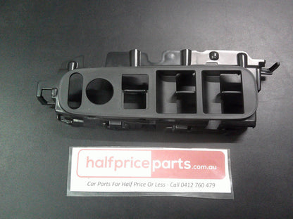 Honda CR-V Genuine Right Hand Front (Drivers) Power Window Switch Surround Panel New Part