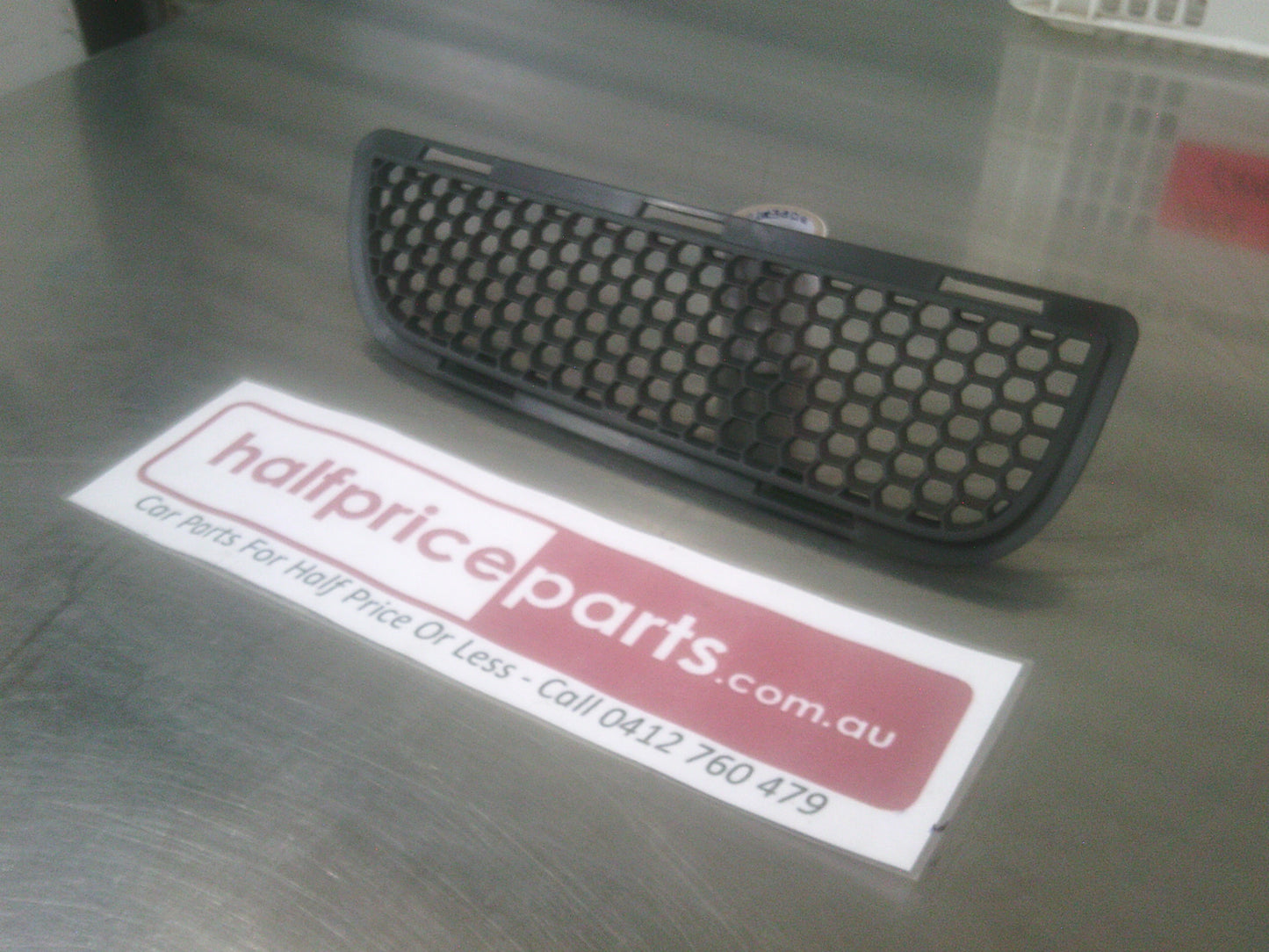 Holden HSV VE E2-E3-GTS-Clubsport R8 Genuine Right Upper Grille Black New Part