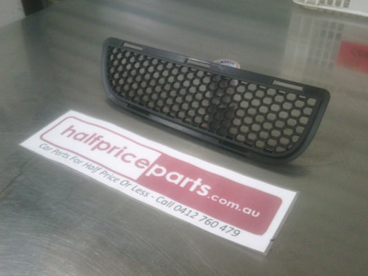 Holden HSV VE E2-E3-GTS-Clubsport R8 Genuine Right Upper Grille Black New Part