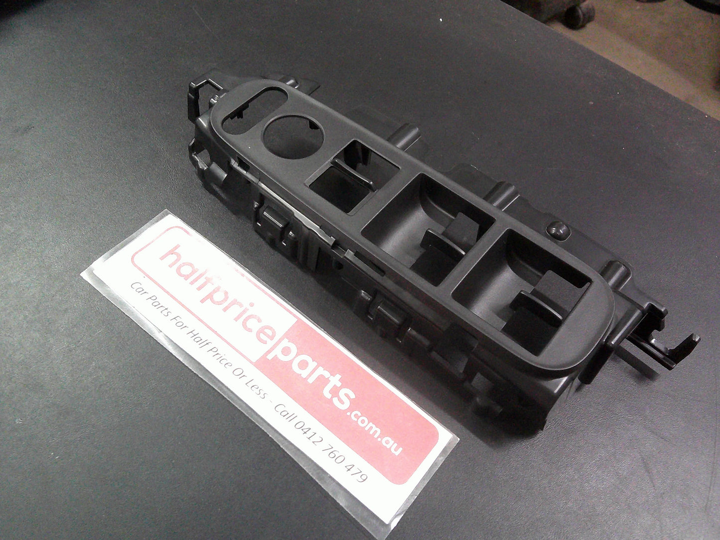 Honda CR-V Genuine Right Hand Front (Drivers) Power Window Switch Surround Panel New Part