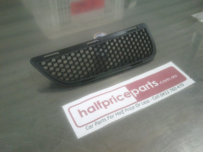 Holden HSV VE E2-E3-GTS-Clubsport R8 Genuine Right Upper Grille Black New Part