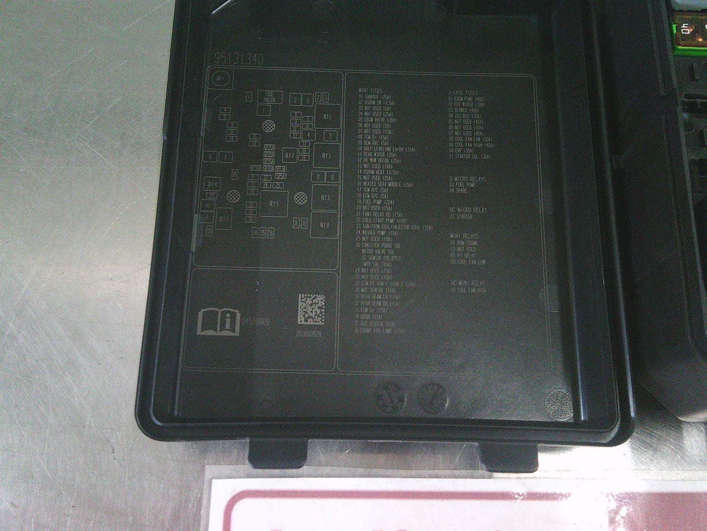 Holden Trax Genuine Fuse Box Assembly With Fuses New Part