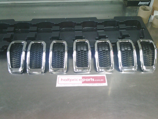 Jeep Cherokee KL Genuine Front Grille Set Chrome And Black New Part