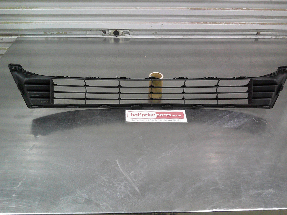 Toyota Corolla Genuine Front Lower Bumper Radiator Grille New Part